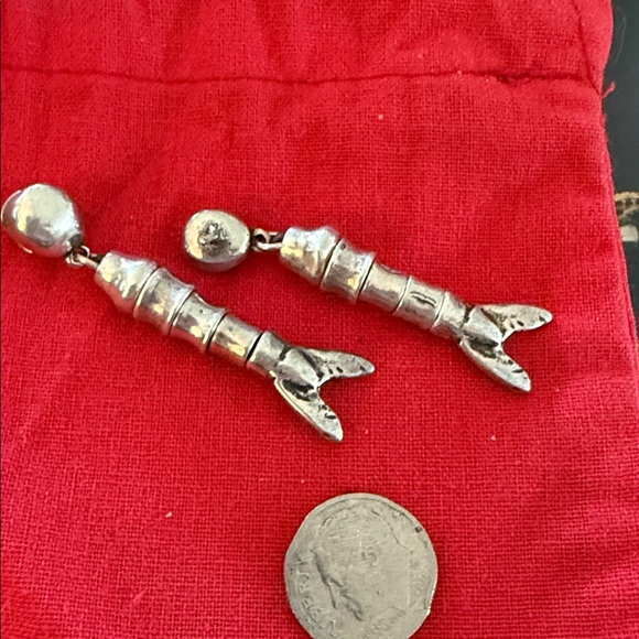 UNO de 50 Metallic Fishbone Earrings - Picture 3 of 3